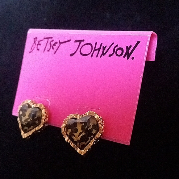 New Vintage BETSEY JOHNSON Leaping Leopards Faceted Leopard Print Heart Earrings - Picture 3 of 7